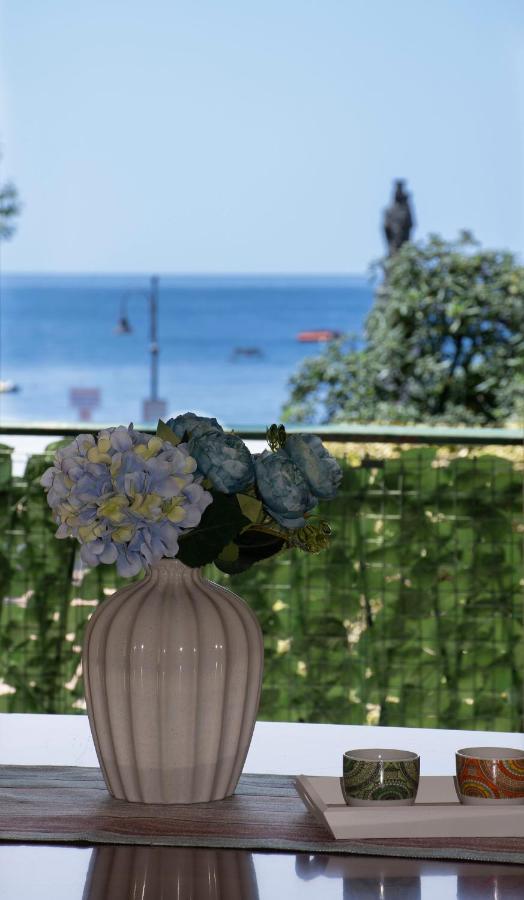 הוילה מאיורי Uno Sguardo Sul Mare מראה חיצוני תמונה